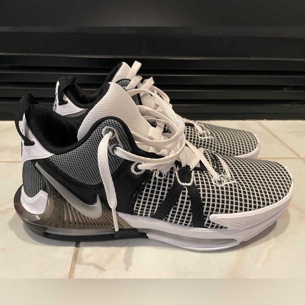 Nike LeBron Witness VII Black and White Basketball Show
